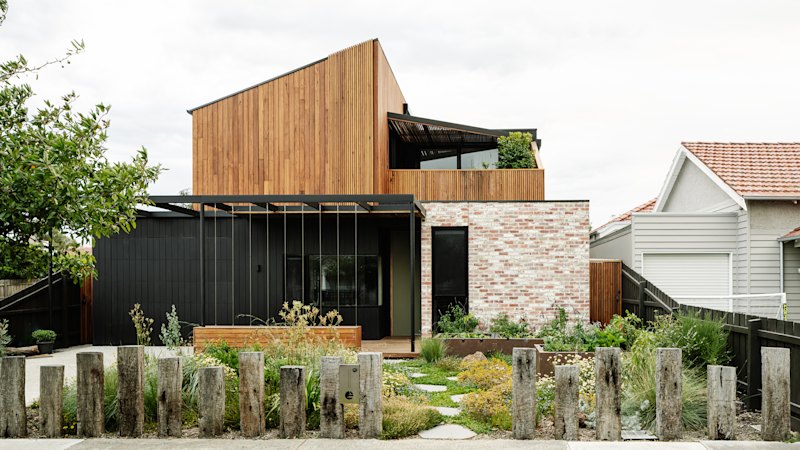 Front Gardens: How Opening Up Your Garden Can Boost Community and R...