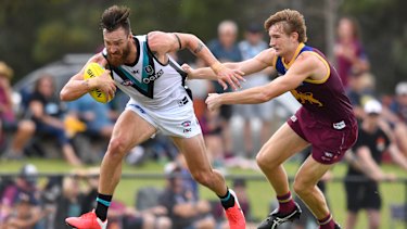 Dixon Boots Four As Power Take Care Of Lions