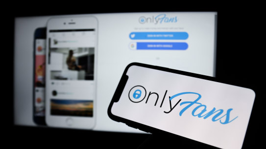 OnlyFans says it is reversing a ban on the use of sexually explicit content.