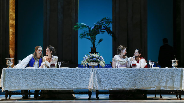 Samuel Dundas as Guglielmo, Anna Dowsley as Dorabella, Jane Ede as Fiordiligi and Pavel Petrov as Ferrando.