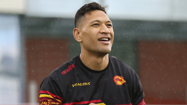 Israel Folau trains with Catalans but he won't make his debut for at least another week.