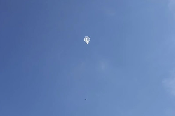 A pico balloon, which costs about $US12 and is about 80 centimetres in diameter. Medlin, owner of the Amateur Radio Roundtable podcast, believes a similar balloon is what the US military shot down over the Yukon recently. 
