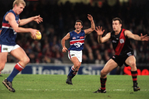 Tony Liberatore calls for the ball.