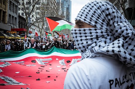 Hundreds of protesters marched in Melbourne’s CBD on Sunday, two days after an attack on a synagogue and an Israeli restaurant.