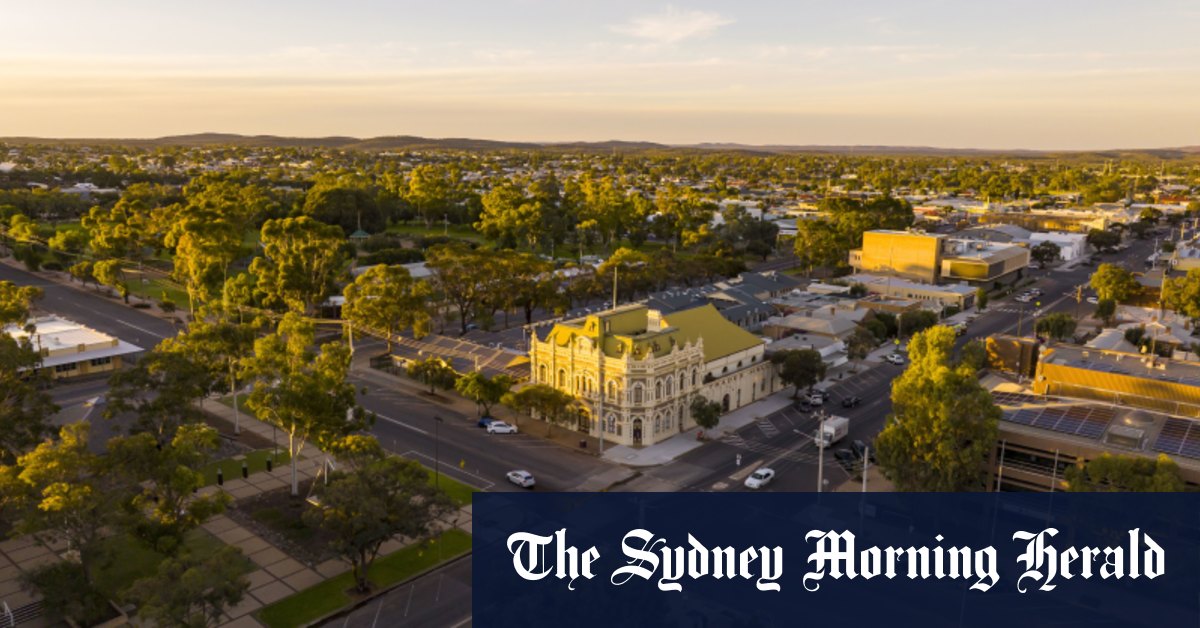 Broken Hill power outage Mayor criticises delayed response