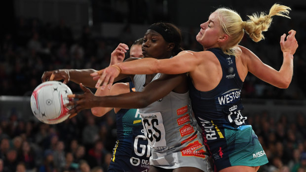 Magpie Shimona Nelson and Vixen Jo Weston do battle in this year's Queen's Birthday match.