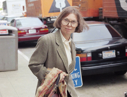 Janet Malcolm leaving the Federal Courthouse in San Francisco in 1993.