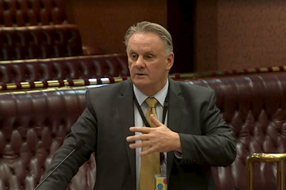 One Nation leader Mark Latham moved to block the renewable energy bill. 