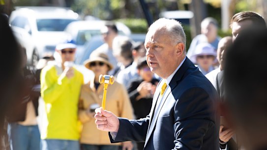 Homeowners in Sydney and Melbourne are reaping equal returns on their property’s value despite one appearing stronger than the other, when a broader  measure of performance is used.