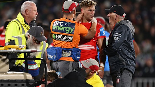 Dragons veteran Jack de Belin was concussed in his 250th NRL game.