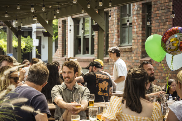 Goldy’s Tavern has loads of outdoor seating and a fun menu of retro pub food.