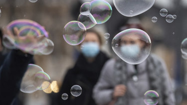 Is there a “bubble” in tech share prices and will they pop?
