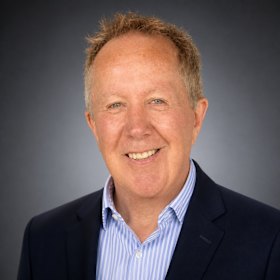 Peter Kelly, ex-Qantas loyalty expert wants found a new domestic low cost carrier called Zinc Airlines.