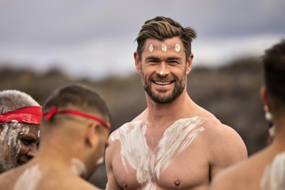 The fifth episode of Limitless shows actor Chris Hemsworth taking part in an Indigenous cultural ceremony.