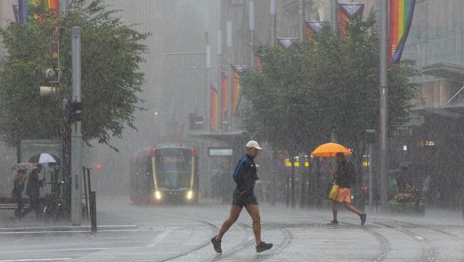 Thunderstorms have eased in Sydney but the wet weather is expected to continue for the rest of the week.