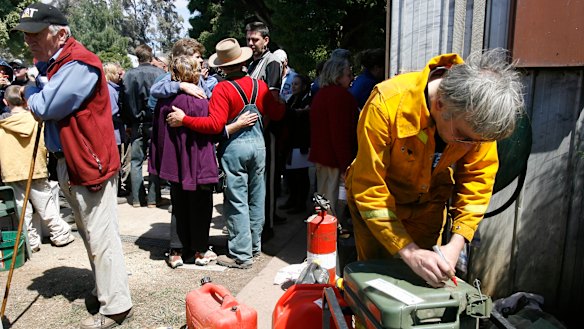 Kinglake residents come together after Black Saturday.