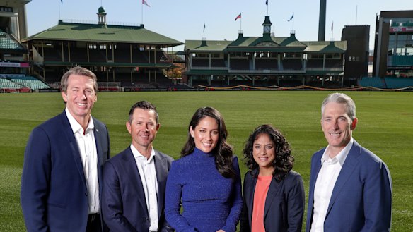 New team: Glenn McGrath, Ricky Ponting, Mel McLaughlin, Lisa Sthalekar and Damien Fleming at the SCG.