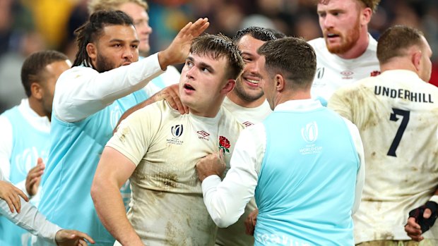 England celebrate Theo Dan’s try in the win over Argentina.