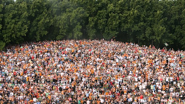 The Wests Tigers faithful at Leichhardt Oval in 2007.