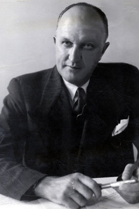 THE HON.  HOWARD BEALE QC MP.  MINISTER FOR SUPPLY May 1955.
