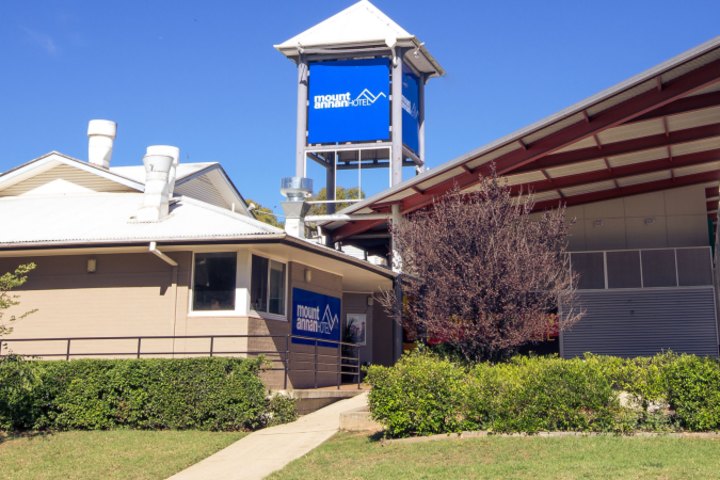 The Mount Annan Hotel was sold to Nicole De Angelis-Hood, a niece of Arthur Laundy.