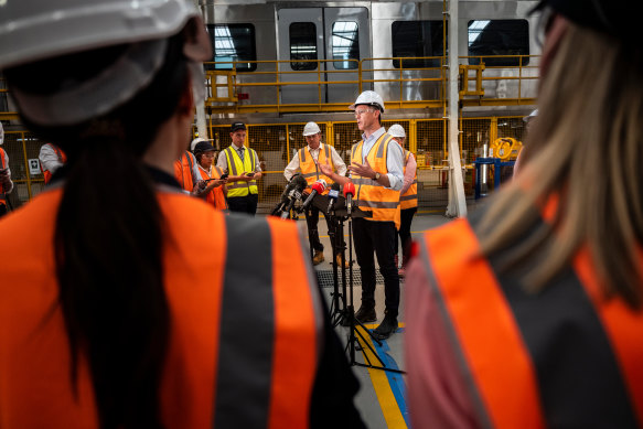 NSW Labor leader Chris Minns touring infrastructure in Western Australia.