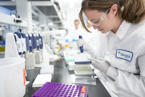 A scientist working on Alzheimer’s research at drugmaker Biogen’s headquarters in Cambridge, Massachusetts. Biogen is one of the companies behind the drug aducanumab.