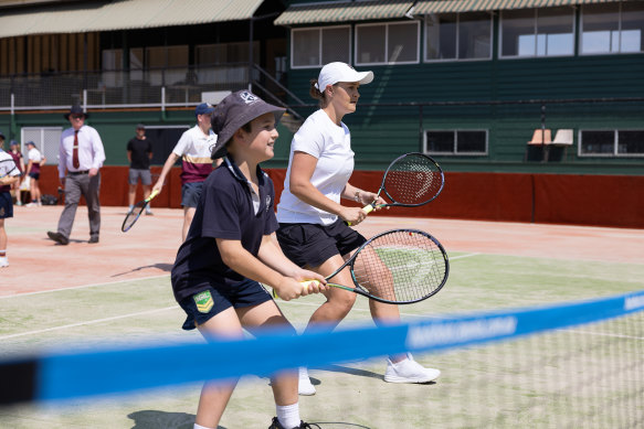 Barty at a tennis clinic with kids from the Toowoomba region. 
