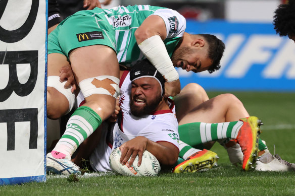 Jay Fonokalafi scores a try for North Harbour in the NPC in 2022.