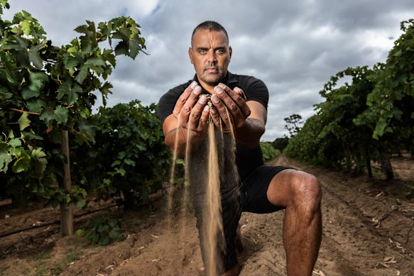 Paul Vandenbergh has drawn high praise from Essendon great Michael Long.