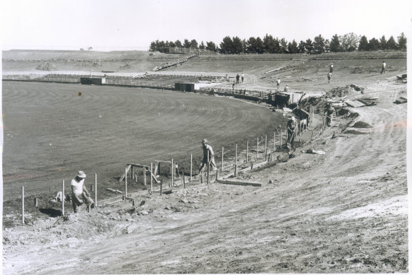 Construction work on the terracing at Waverley Park in 1967.