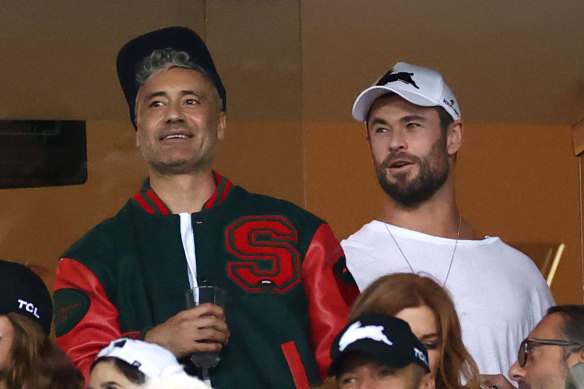 Taika Waititi and Chris Hemsworth at an NRL game in 2021.
