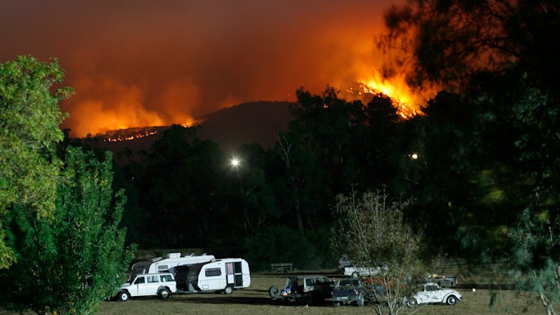 Victorians warned over summer threat of catastrophic bushfires and floods