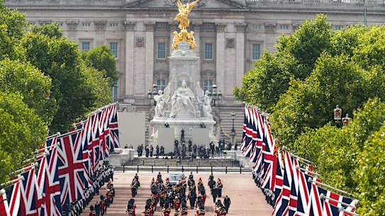 The Queen’s body has left Buckingham Palace for the final time. 