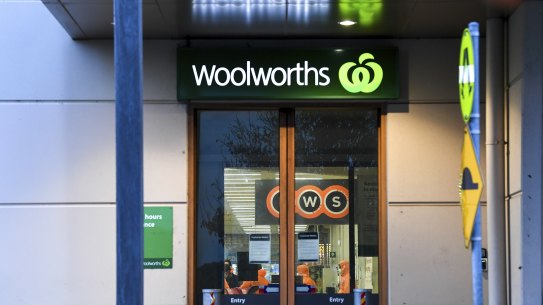 Workers prepare to deep clean a Woolworths in Epping Plaza that had been listed as a tier 1 COVID-19 exposure site earlier this month.