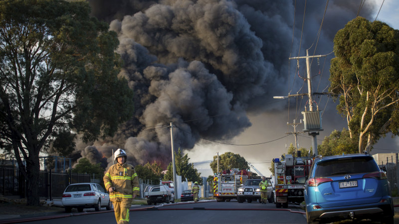 Campbellfield Warehouse Fire Smoke Warnings In Melbourne S North