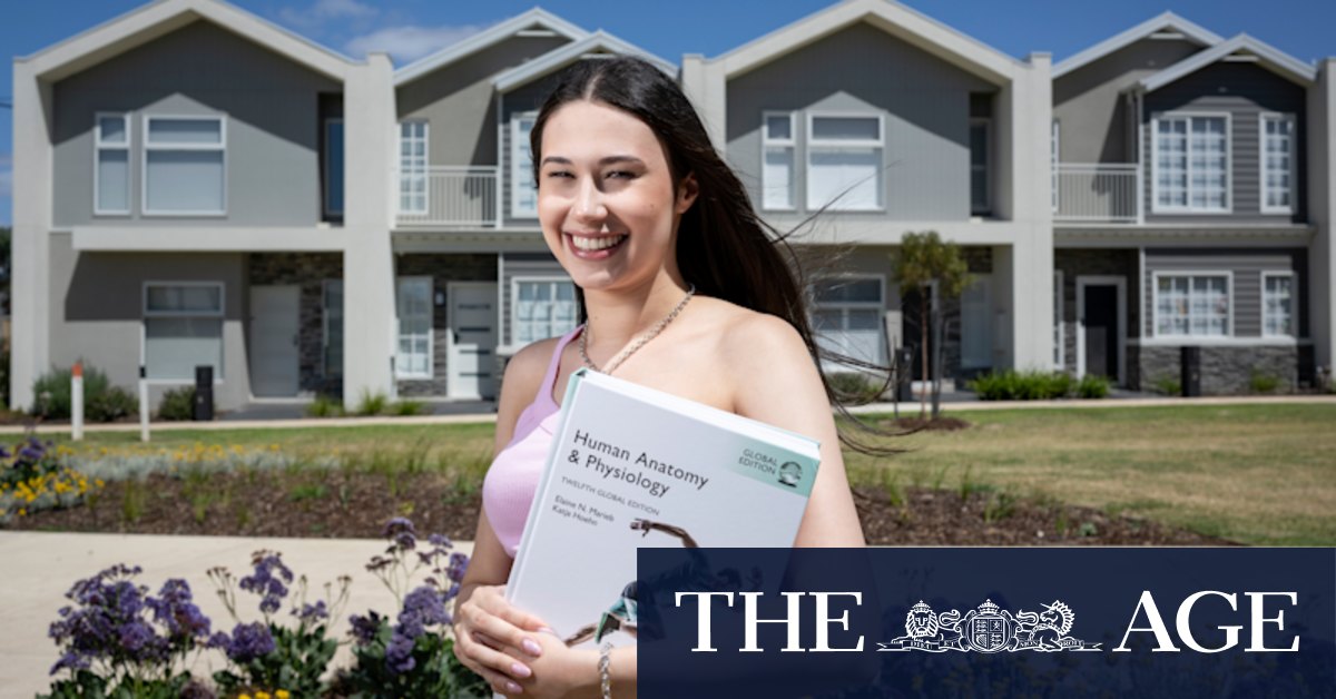 Students' University Journeys: Triumphs and Trials Unfold
