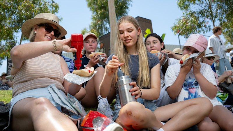 Food fault: How the Australian Open serves up a $100 lunch for a family of four