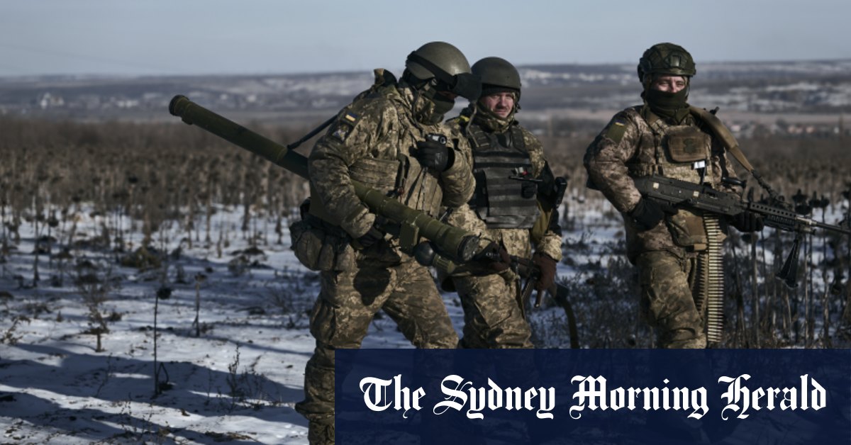 Россия утверждает, что забрала Солдат, Украина это отрицает