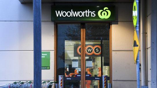 Workers prepare to deep clean a Woolworths in Epping Plaza that had been listed as a tier 1 COVID-19 exposure site earlier this month.