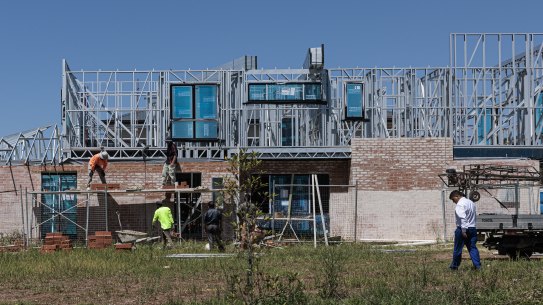 Builders and renovators are waiting longer for development applications to be assessed by local councils.