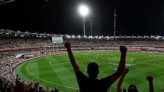 AFL drew stronger ratings than NRL in 2020 but COVID-19 lockdowns played a part.