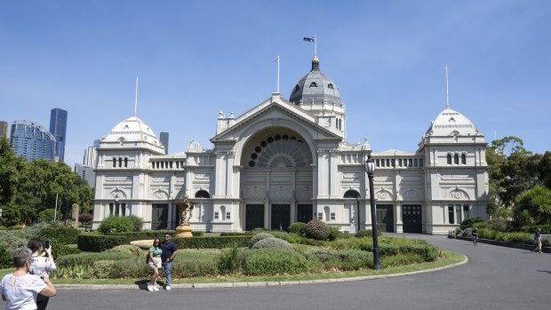 Royal Exhibition Building must be restored to its former glory