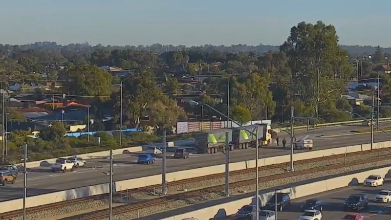 WA news LIVE: Tonkin Highway closed by ‘police incident’, throwing commute into chaos