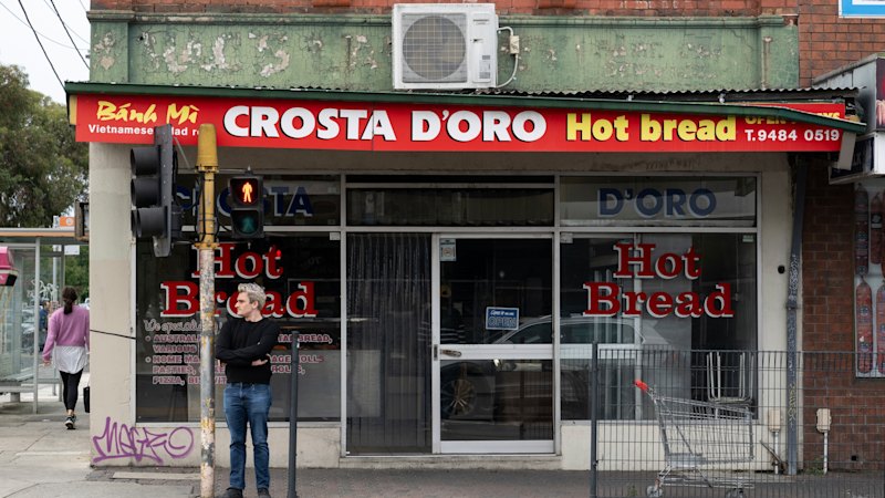 V družinski pekarni Crosta D'Oro v Thornburyju ponujajo banh mi s 'silovito glasnim' ocvrtim odojkom