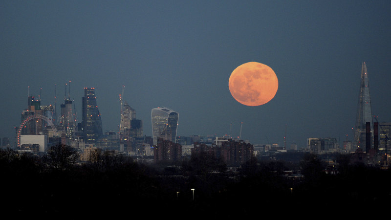 Total Lunar Eclipse To Meet Supermoon