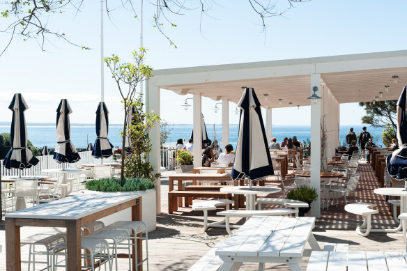 Beachside vibes of the casual but chic Portsea Hotel.