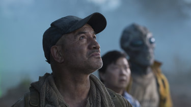 Temuera Morrison (left), Ken Jeong and Garry The Alien (Lawrence Makoare) in Occupation: Rainfall.