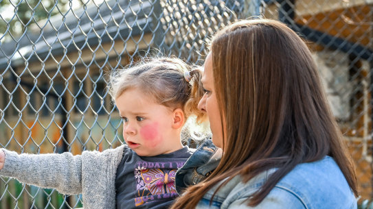 Vanessa Roy with her daughter, 3 year old Phoebe Austin at West Gully preschool. Vanessa is a parent who’s affected by Knox council pulling out of providing kindergartens.