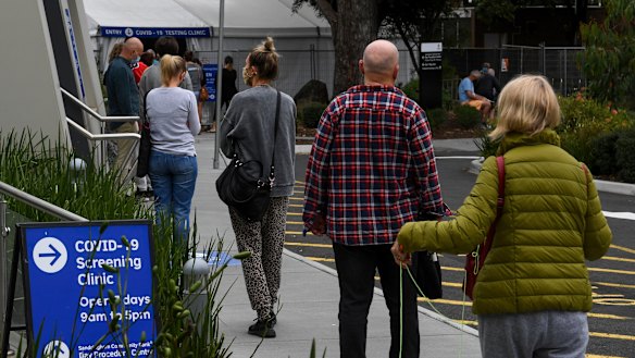 Up to 100 people queuing at the Sandringham Hospital waiting to be tested for COVID-19 following a new outbreak of the pandemic in Melbourne.